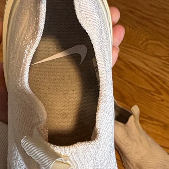 Women's Nike Epic Phantom React White & Pure Platinum Size 6.5 available - Picture 8 of 10